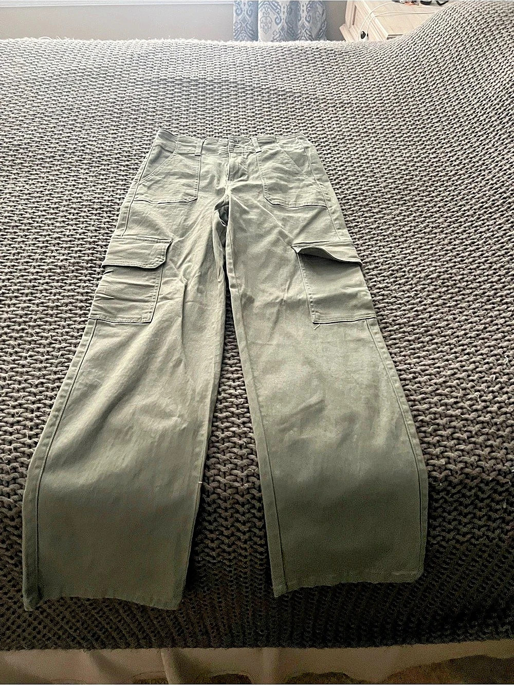 Altar'd State Women's Cargo Pants in Green Size 5 Like New